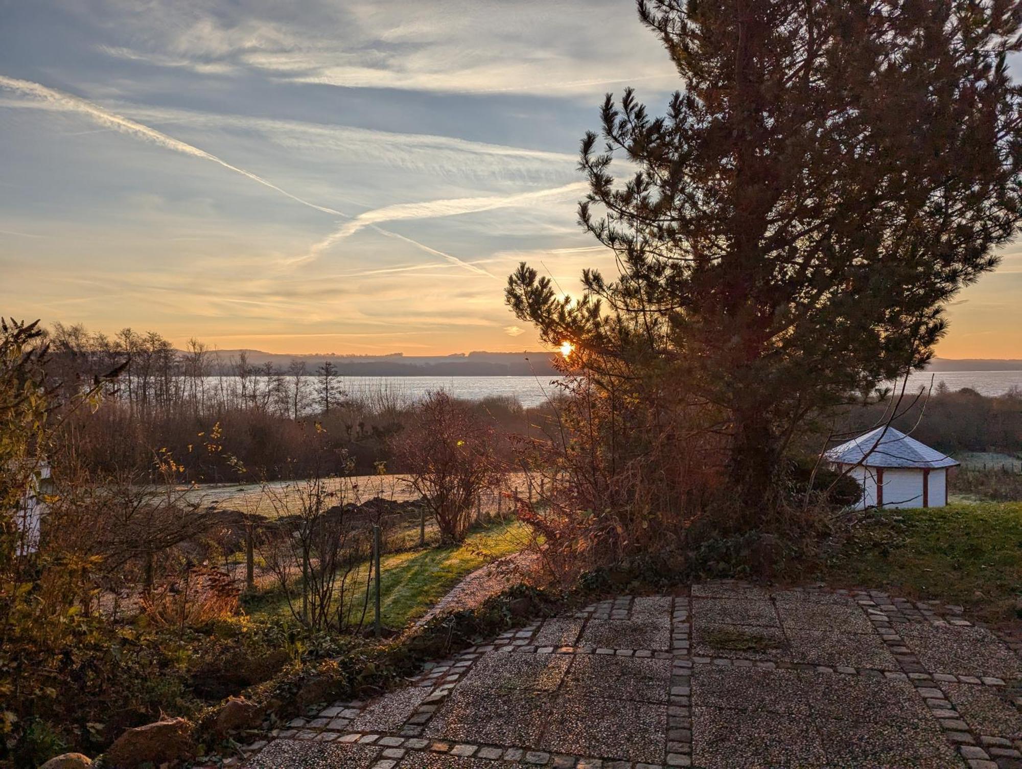 Ferien Am See Gross Sarau Экстерьер фото